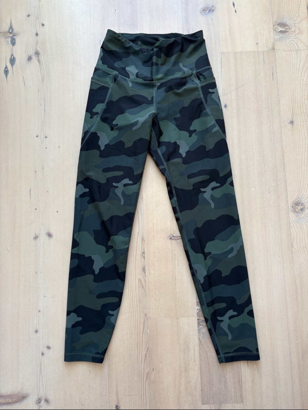 Old Navy PowerSoft High-Waist Camo Leggings - M